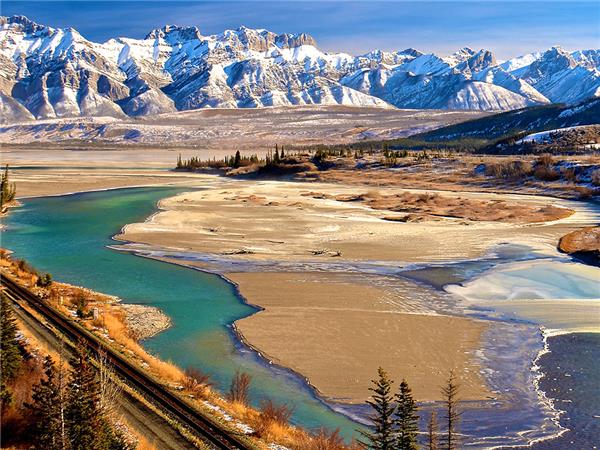 Canadian Rockies And Northern Lights Tour Responsible Travel