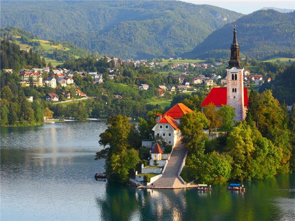 Alpine lakes of Slovenia holiday