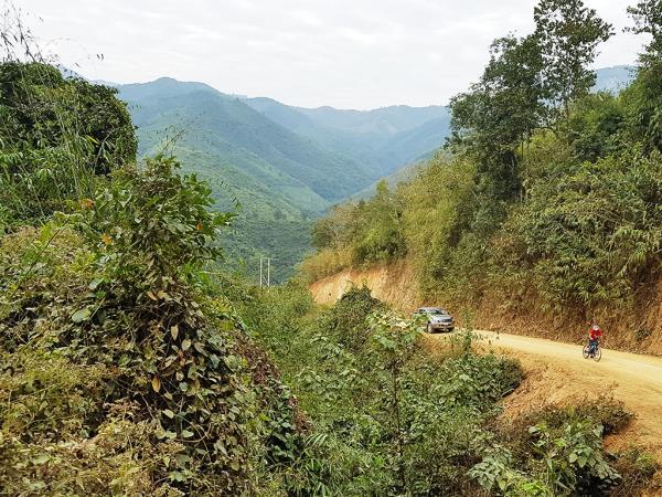 Cycle Laos to Vietnam, Vientiane to Hanoi