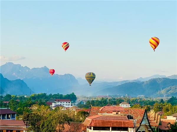 Laos and Thailand budget tour 18-35s