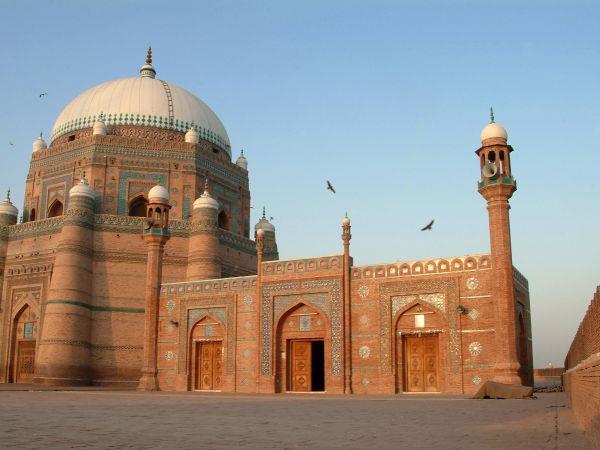 Southern Pakistan tour, small group