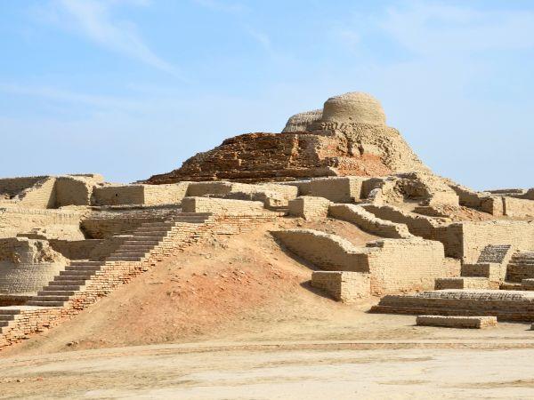 Southern Pakistan tour, small group