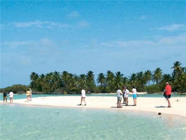 Maldives holidays, Dhoni cruise