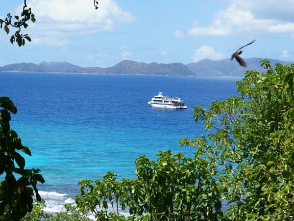 Seychelles island hopping cruise