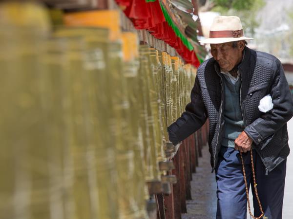 Tibet cycling holiday