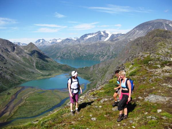 Mountain peaks hiking holiday in Norway. Helping Dreamers Do