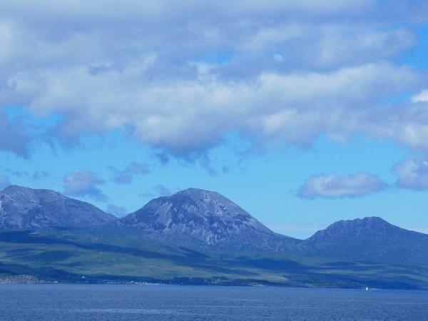 Luxury cruise of Southern Hebrides 