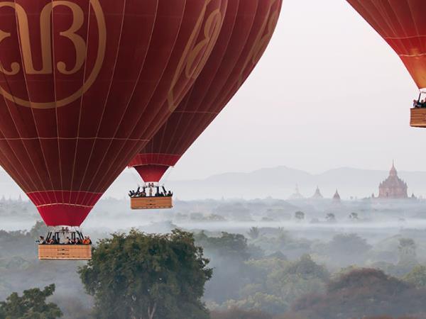 Bagan hot air balloons and Yangan tour in Myanmar