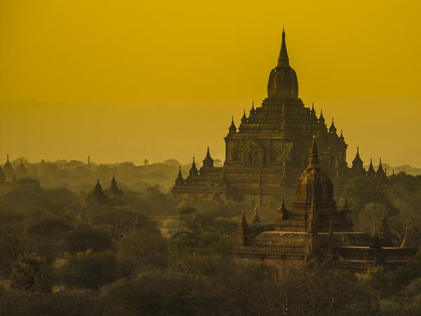 Bagan hot air balloons and Yangan tour in Myanmar