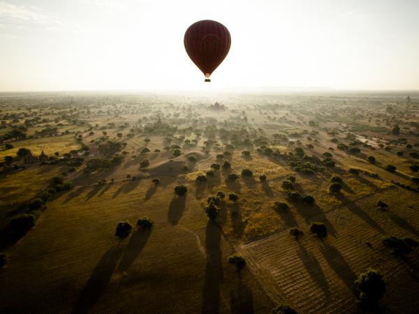 Bagan hot air balloons and Yangan tour in Myanmar